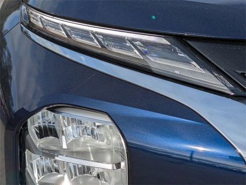 New 2025 Mitsubishi Outlander SE image 10