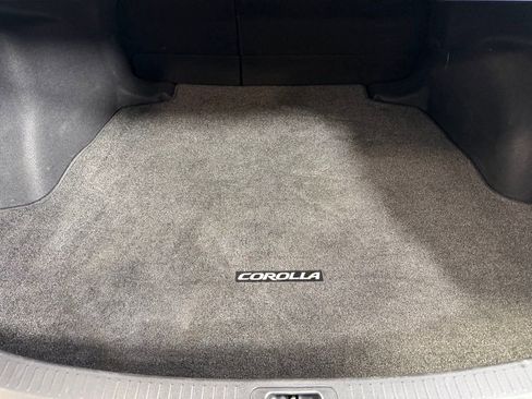 Used 2025 Toyota Corolla SE w/ Convenience Package image 27