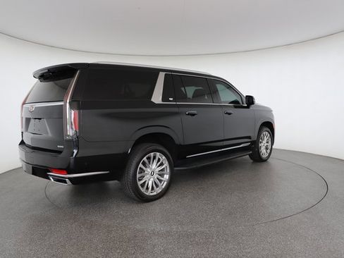 Used 2022 Cadillac Escalade ESV Premium Luxury image 18