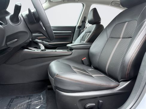 Used 2023 Nissan Altima 2.5 SR image 11