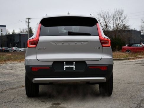 Certified 2023 Volvo XC40 B5 Plus w/ Protection Package Premier image 6