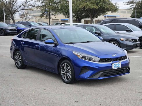 Used 2023 Kia Forte LXS image 3