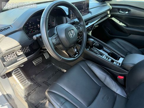 Used 2023 Honda Accord Sport image 12