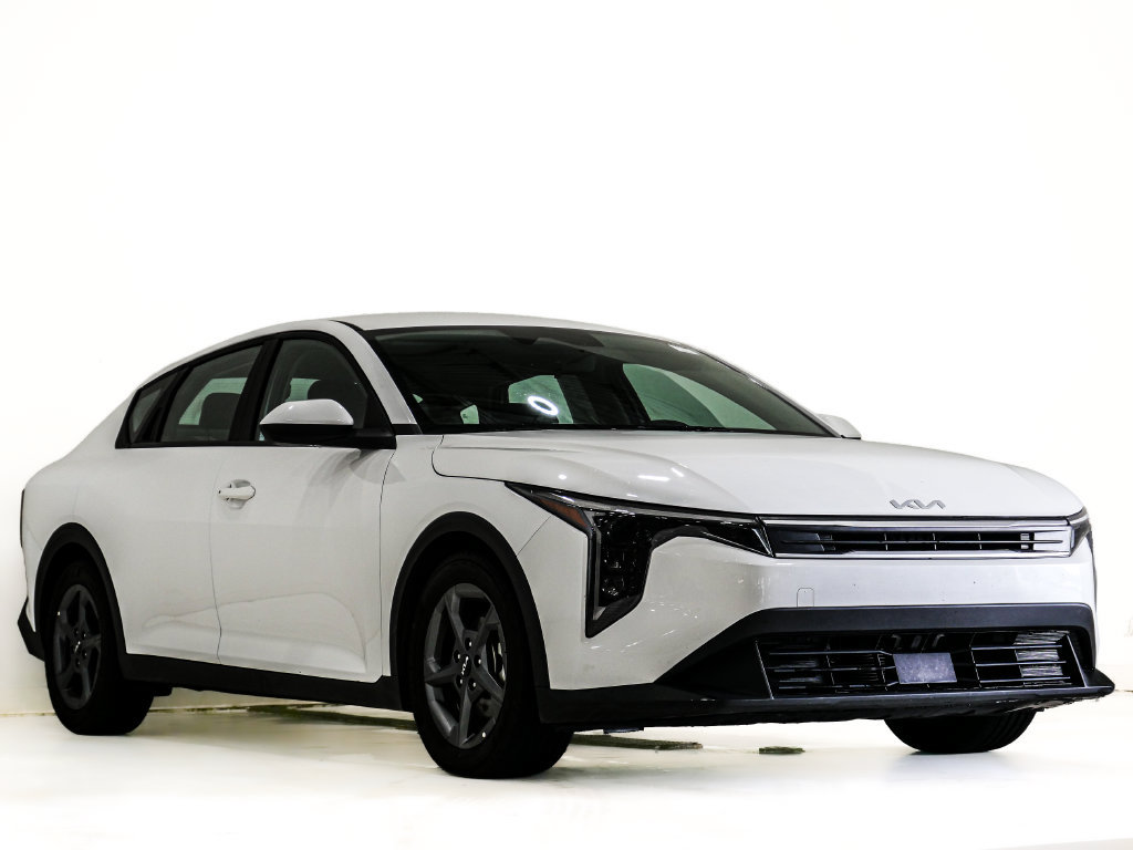 Used 2025 Kia K4 FWD image 1