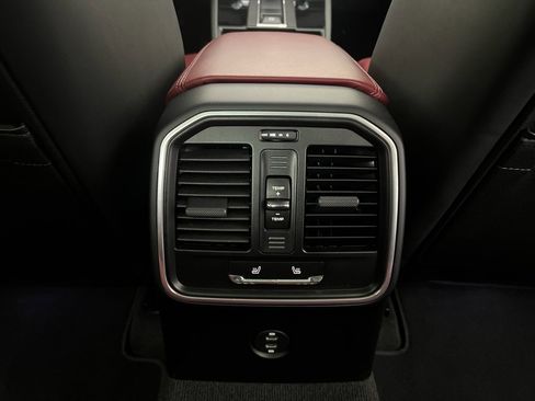 Certified 2023 Porsche Macan S image 25