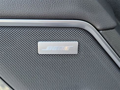 Used 2022 GMC Sierra 1500 SLT w/ SLT Convenience Package image 16