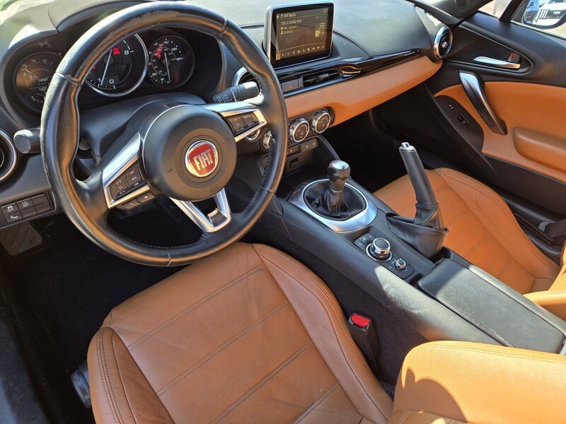 Used 2017 FIAT 124 Spider Lusso RWD image 11