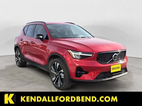 Used 2025 Volvo XC40 B5 Plus w/ Protection Package Premier AWD/4WD image 7