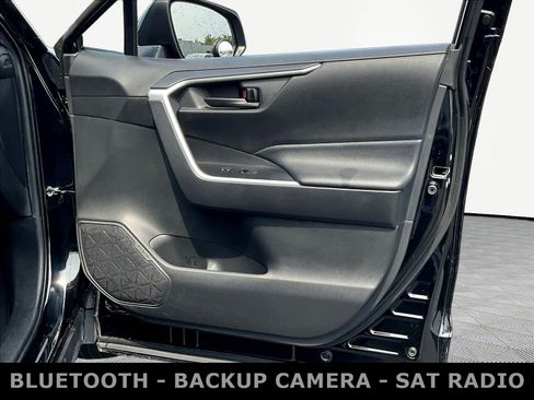 Used 2020 Toyota RAV4 LE AWD/4WD image 29