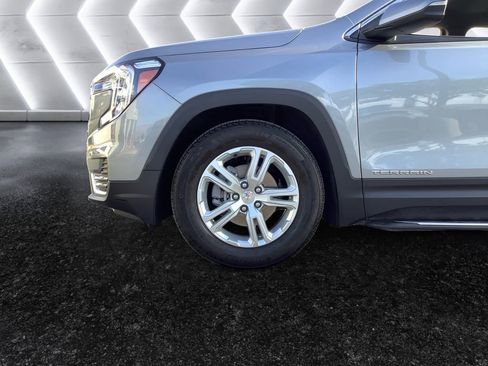 Used 2024 GMC Terrain SLE w/ Driver Convenience Package FWD image 26