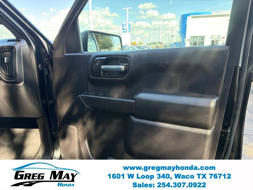 Used 2024 Chevrolet Silverado 1500 Custom Trail Boss w/ Turbomax Blackout Package AWD/4WD image 24