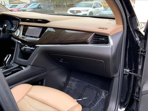 Used 2022 Cadillac XT6 Sport w/ Platinum Package image 16