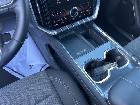 Used 2025 GMC Acadia Elevation image 25