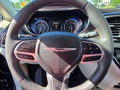Used 2023 Chrysler Voyager LX FWD image 16