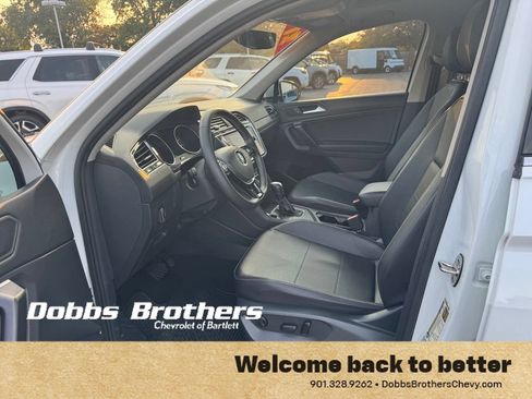 Used 2021 Volkswagen Tiguan SE w/ Panoramic Sunroof Package FWD image 10