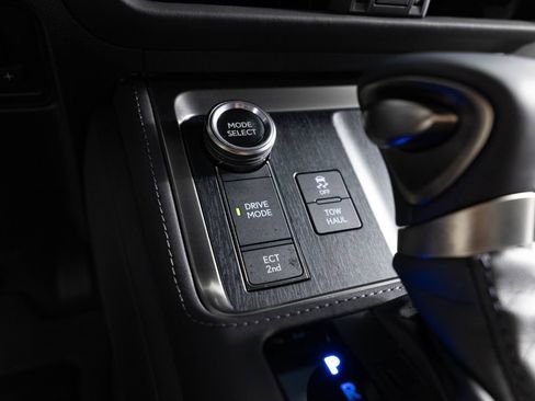 Used 2025 Lexus GX 550 w/ Cold Area Package AWD/4WD image 37