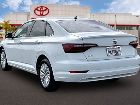 Used 2019 Volkswagen Jetta S image 2