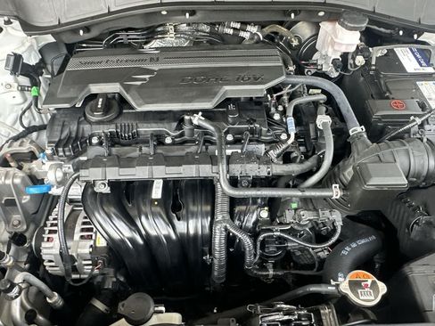 Used 2025 Hyundai Kona SEL FWD image 12