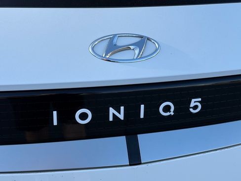 Used 2024 Hyundai Ioniq 5 SEL RWD image 9