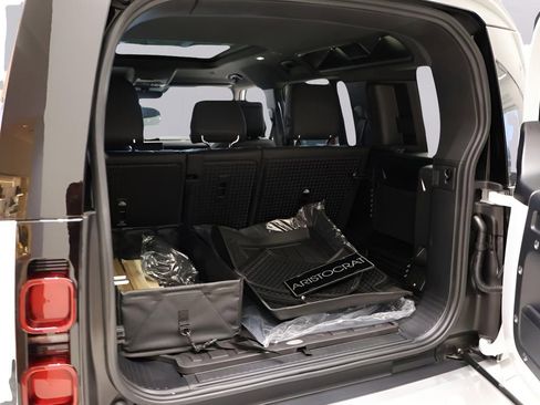 New 2025 Land Rover Defender 110 S image 16