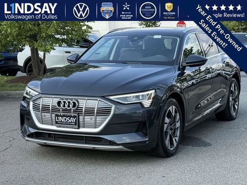 Used 2022 Audi e-tron Premium image 4