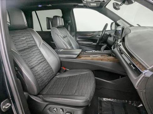 Used 2021 Cadillac Escalade Premium Luxury Platinum AWD/4WD image 26