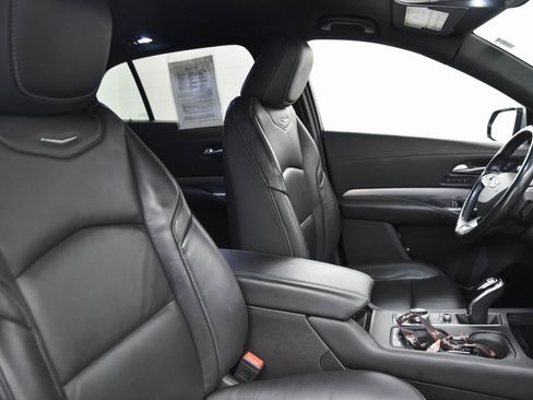 Used 2023 Cadillac XT4 Premium Luxury image 15