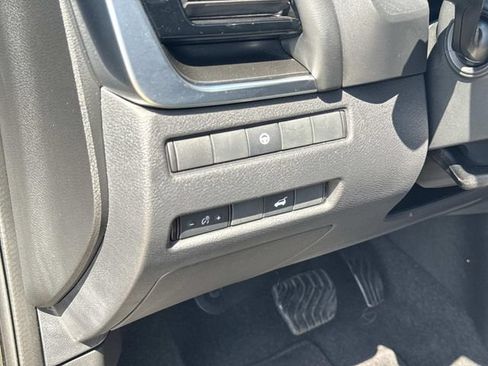 Used 2023 Nissan Rogue SV w/ SV Premium Package FWD image 17