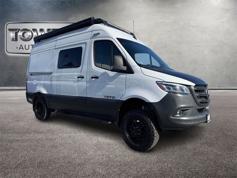 Used 2023 Mercedes-Benz Sprinter 2500 image 2