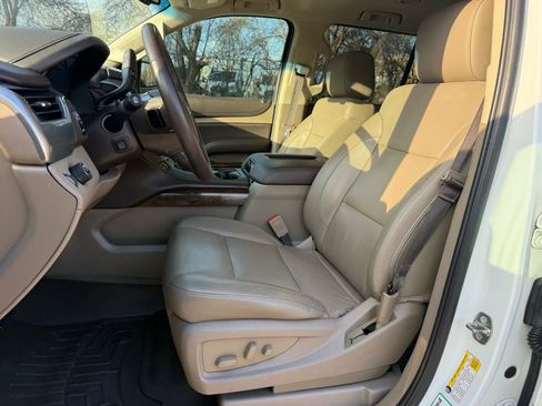 Used 2017 Chevrolet Tahoe LT w/ LT Signature Package image 10