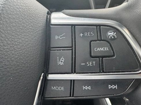 Used 2021 Toyota Highlander Limited AWD/4WD image 21