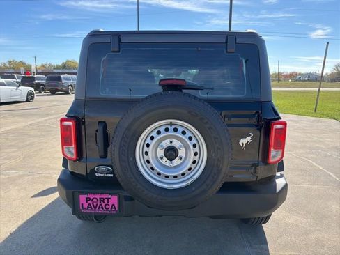 New 2025 Ford Bronco 4-Door image 6