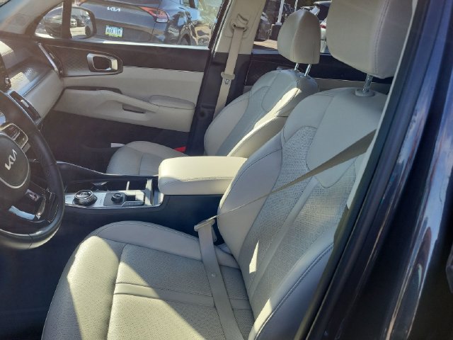 Certified 2023 Kia Sorento EX AWD/4WD image 13