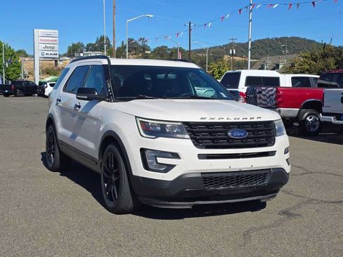 Used 2017 Ford Explorer Sport w/ Equipment Group 401A AWD/4WD image 11