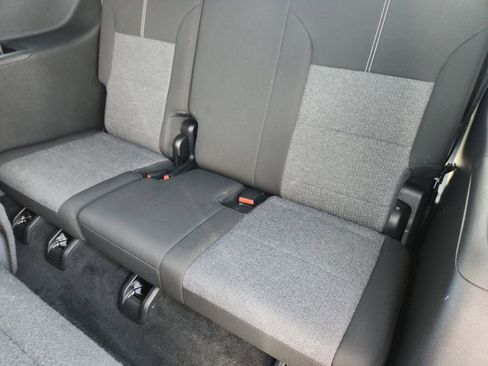 Used 2025 GMC Acadia Elevation image 18