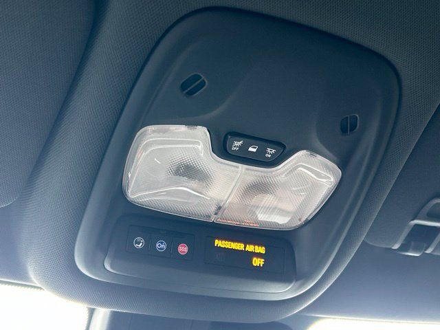 Used 2022 Chevrolet TrailBlazer ACTIV w/ Technology Package FWD image 54