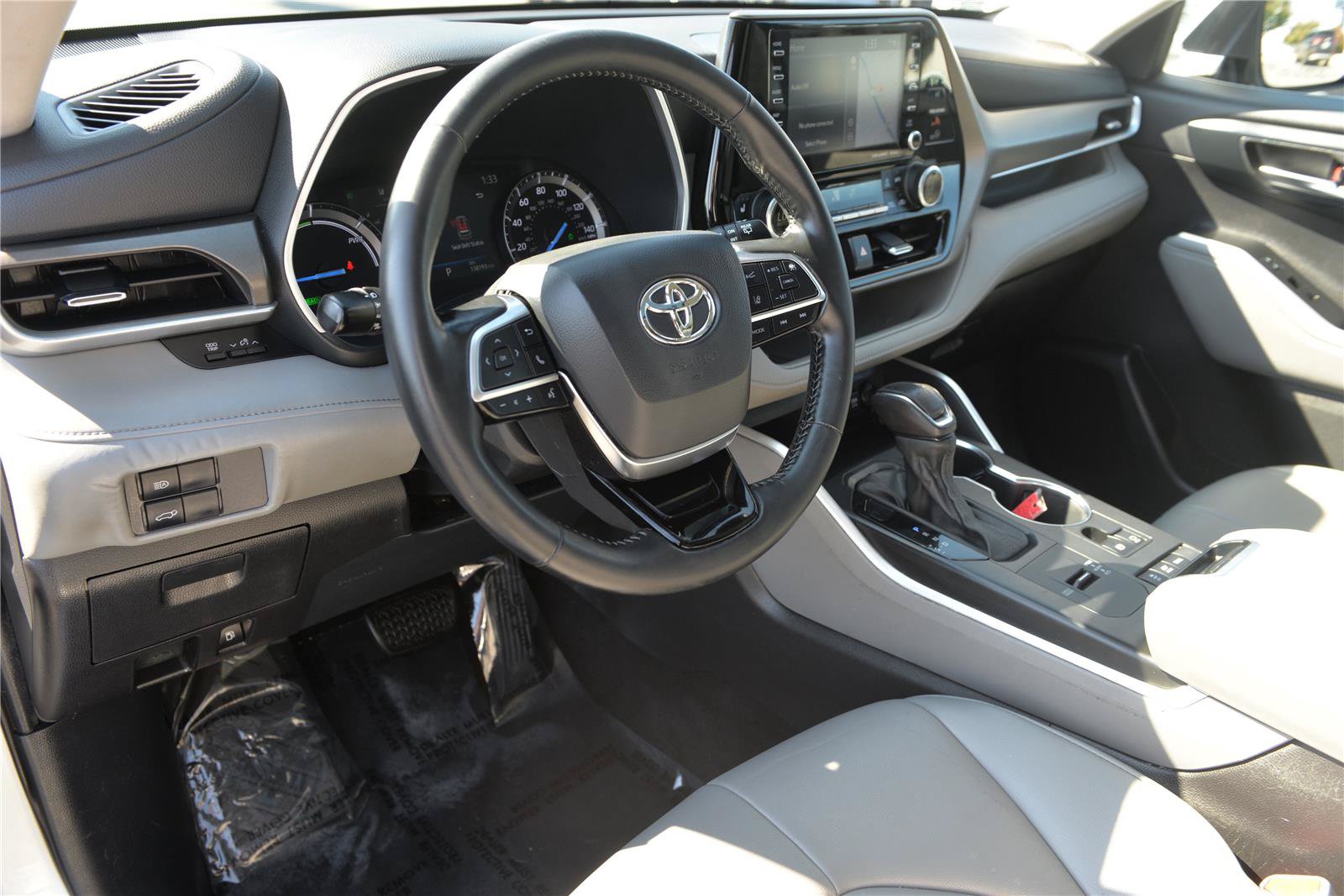 Used 2021 Toyota Highlander XLE w/ Protection Package #3 (TMS) AWD/4WD image 26