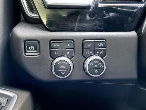 Used 2024 GMC Sierra 1500 SLT AWD/4WD image 34