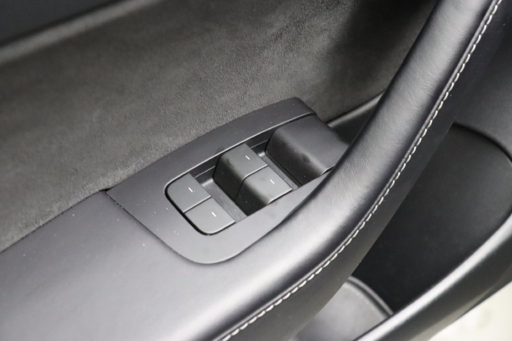 Used 2023 Tesla Model 3 Standard Range RWD image 17