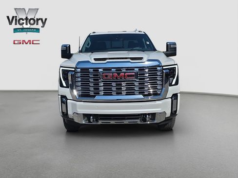 Used 2024 GMC Sierra 2500 Denali w/ Denali Reserve Package AWD/4WD image 2