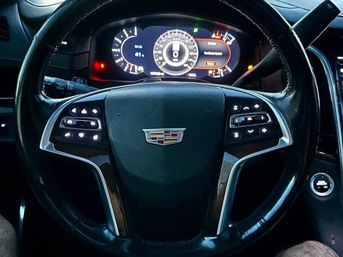 Used 2018 Cadillac Escalade ESV Premium Luxury AWD/4WD image 39