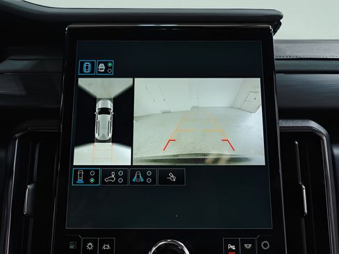 Used 2025 GMC Acadia AT4 w/ Luxury Package AWD/4WD image 15