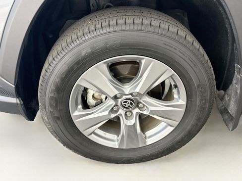 Used 2025 Toyota RAV4 LE AWD/4WD image 11