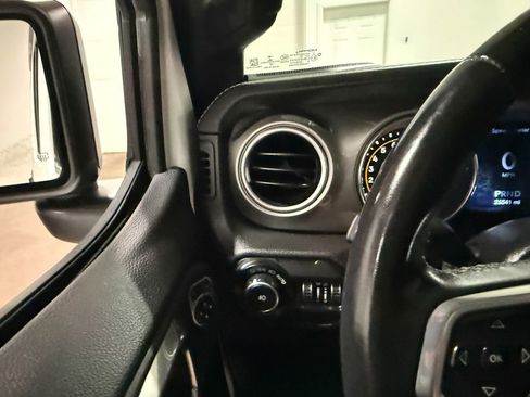 Used 2020 Jeep Wrangler Unlimited Sahara w/ LED Lighting Group AWD/4WD image 75