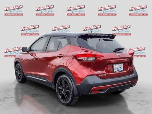 Used 2020 Nissan Kicks SR w/ SR Premium Package FWD image 3
