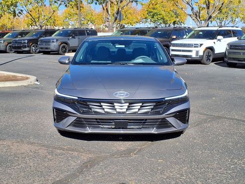 Certified 2025 Hyundai Elantra SEL image 2