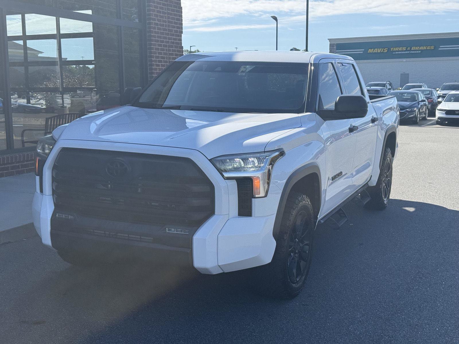 Used 2022 Toyota Tundra SR5 AWD/4WD image 1