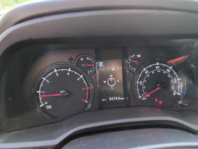 Used 2020 Toyota 4Runner SR5 Premium w/ Moonroof Package RWD image 14