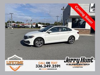Used 2024 Volkswagen Jetta SE w/ Panoramic Sunroof Package FWD video 1
