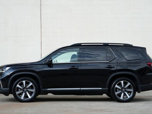 Used 2023 Honda Pilot Touring image 9